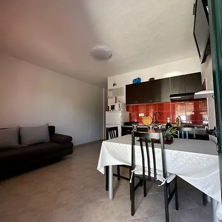 5 Majba Apartment *